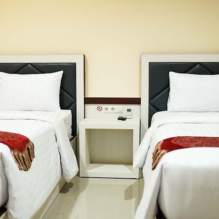 Grand Buana Lestari Hotel Padang  Exterior foto