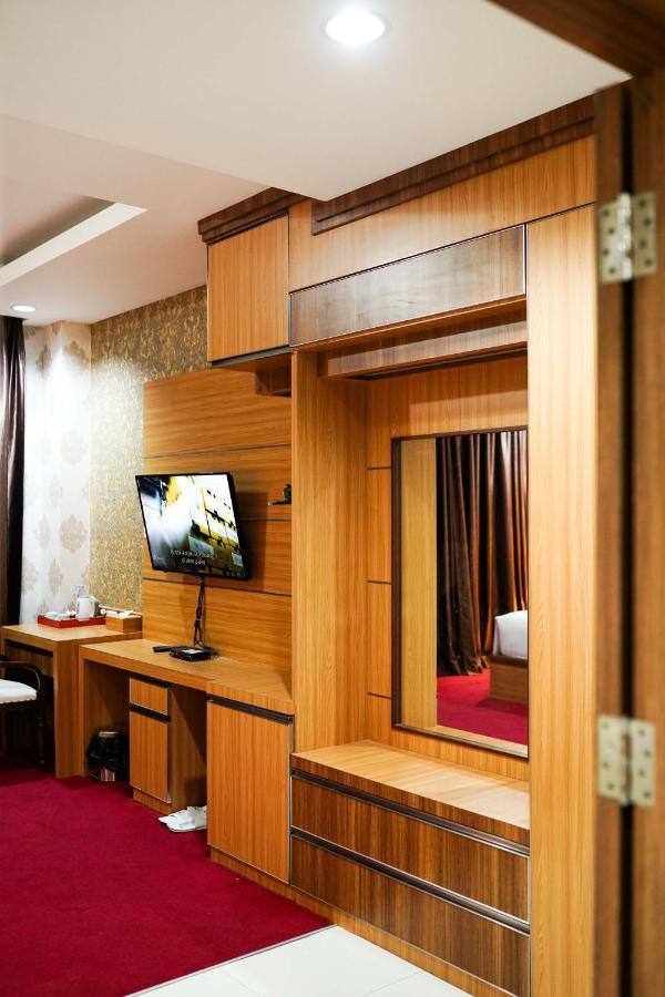 Grand Buana Lestari Hotel Padang  Exterior foto