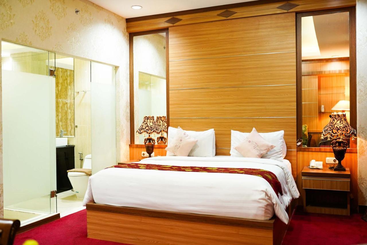 Grand Buana Lestari Hotel Padang  Exterior foto
