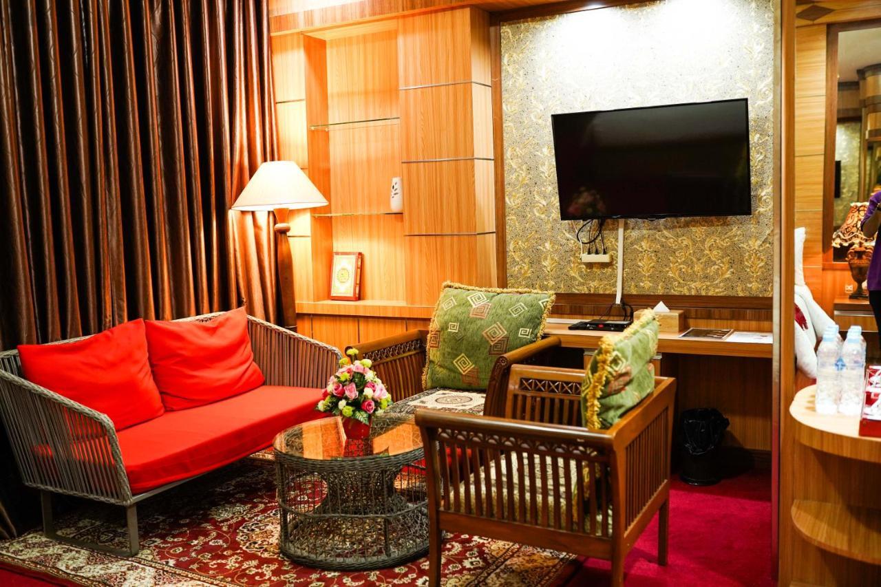 Grand Buana Lestari Hotel Padang  Exterior foto