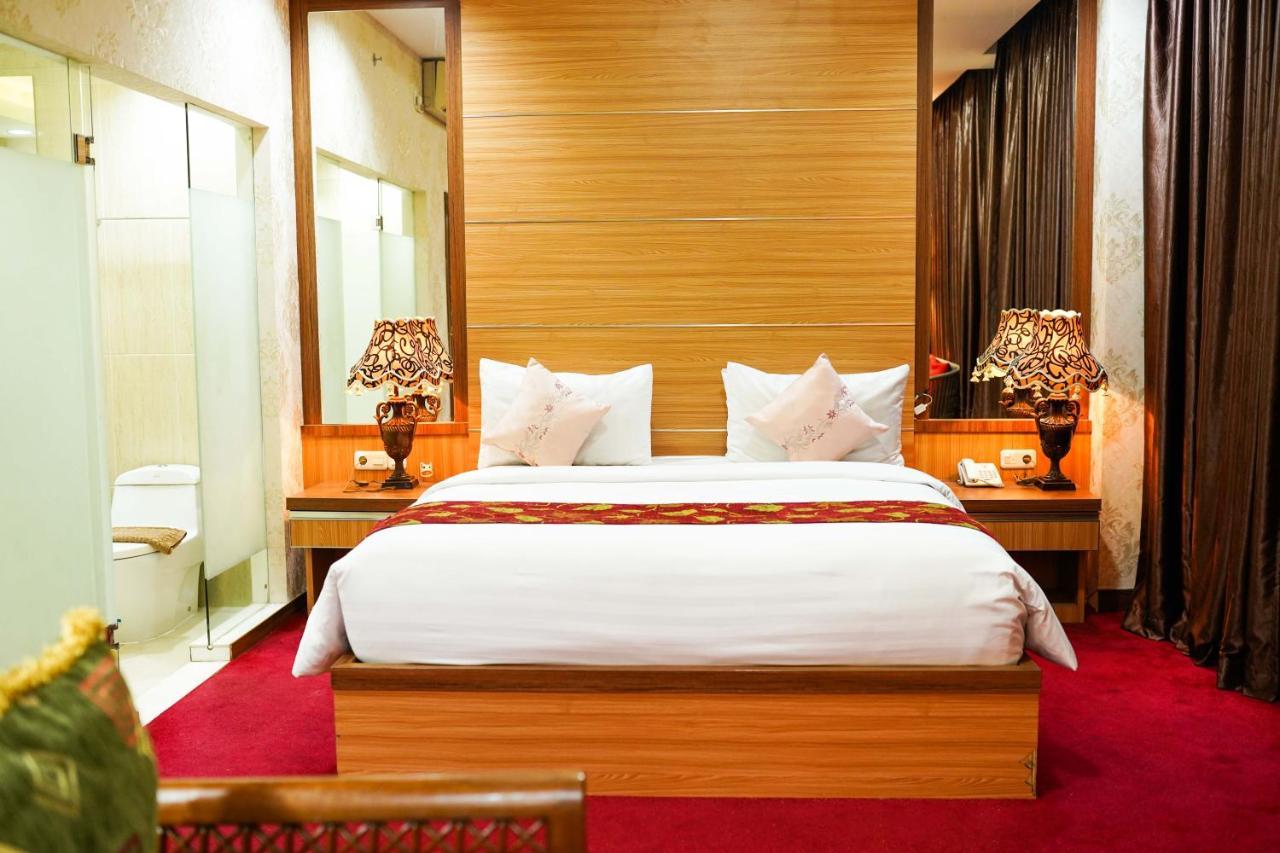 Grand Buana Lestari Hotel Padang  Exterior foto